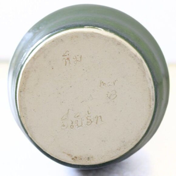 Ceramic Art Vase crafted & signed by Artisan Margaret W. Hughes Blue Green Glaze - Picture 5 of 5